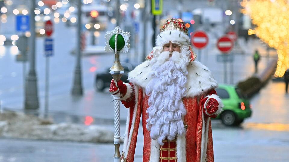 Дед Мороз избил прохожего за нерассказанный стишок в Москве