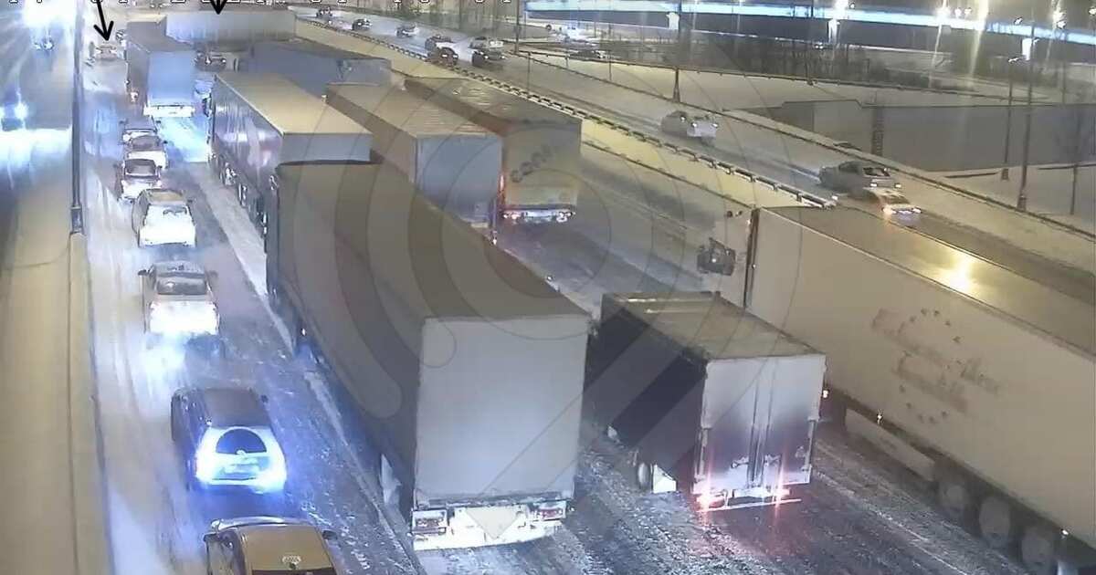 Пассажирка такси погибла в ДТП на м километре МКАД