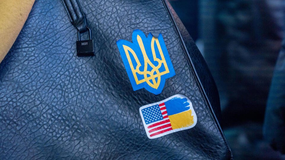 Флаг Украины и США на куртке