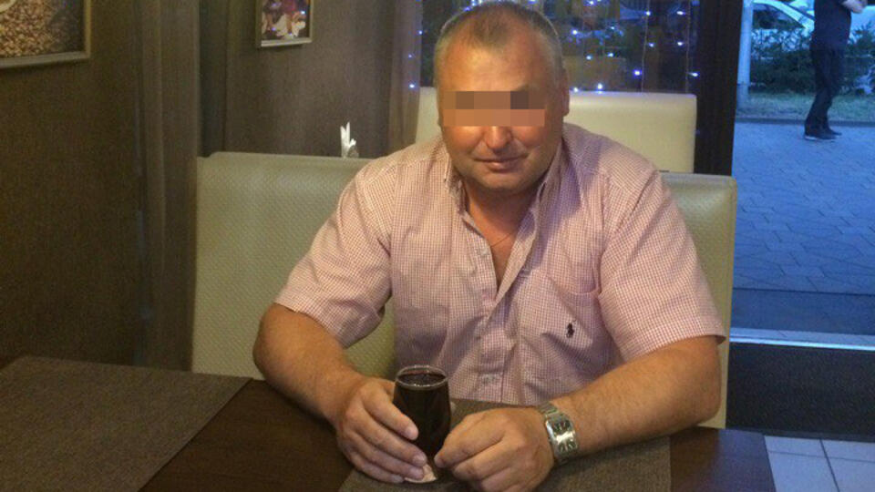 Камеры сняли гаишника после выстрела в голову дочери в такси — 12.11.2021 —  В России на РЕН ТВ