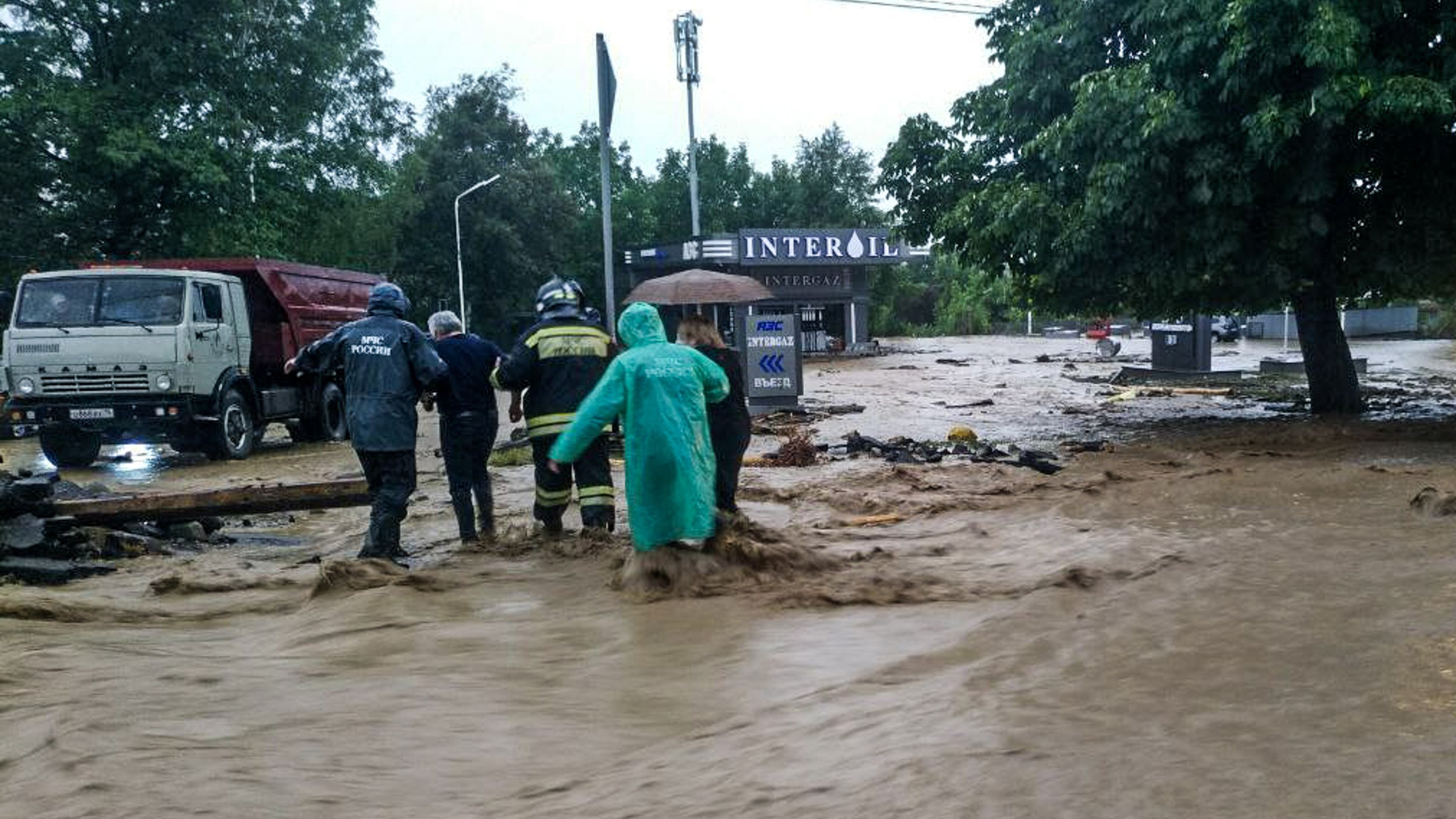 Плавает посуда: улицы в Северной Осетии подтоплены после шторма —  19.06.2023 — Статьи на РЕН ТВ