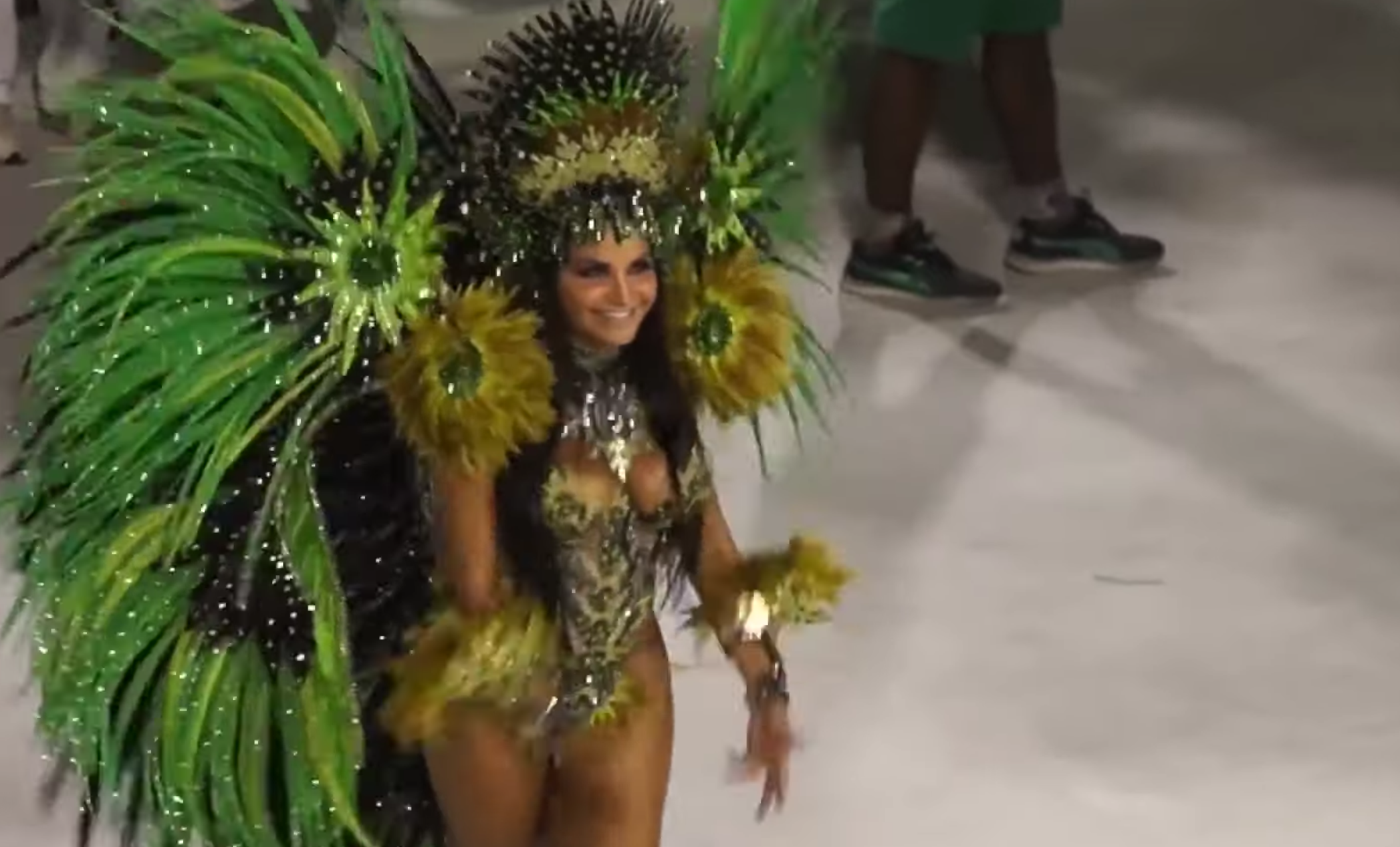 Голые бразильянки танцуют (71 фото) - секс и порно