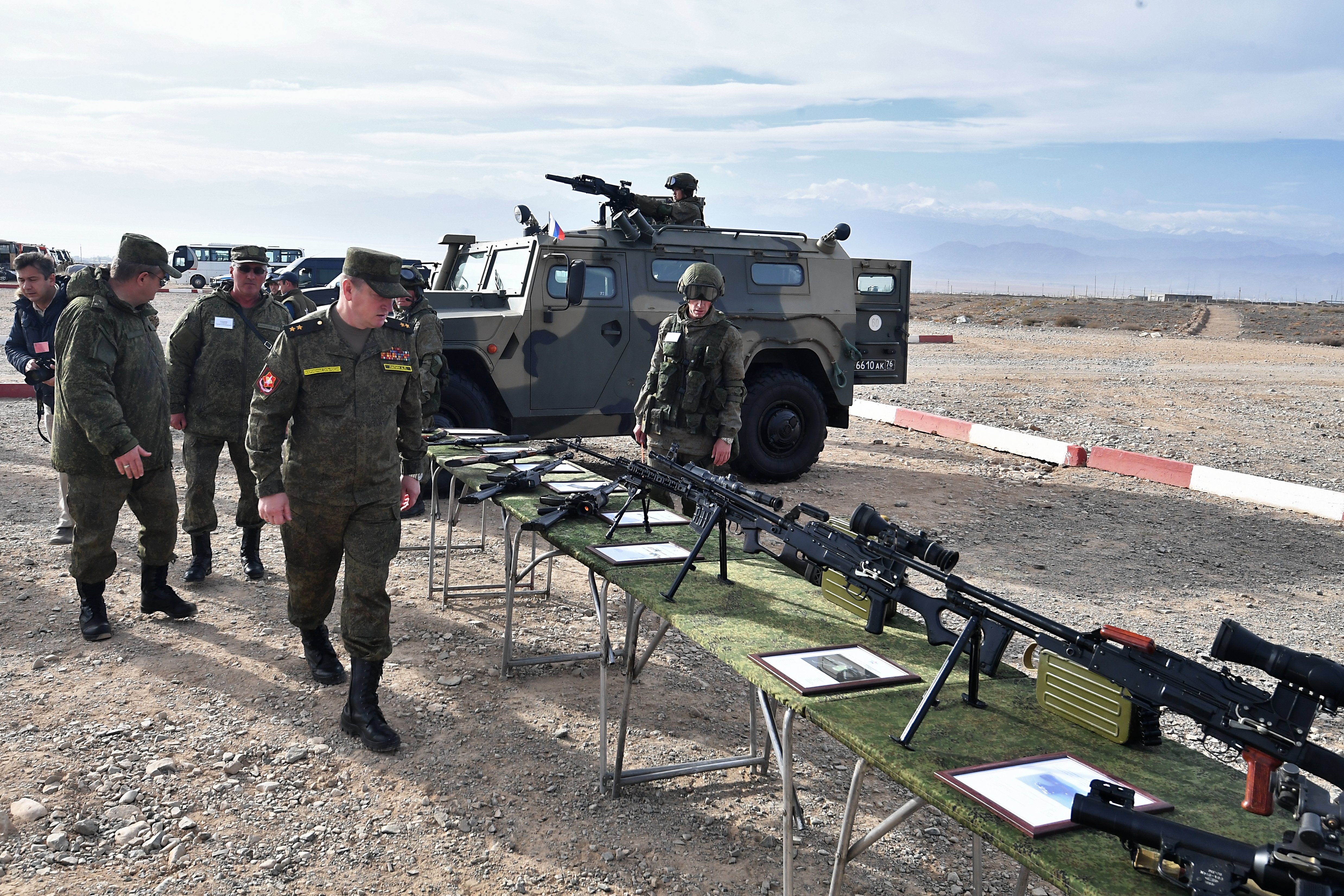 Подполковник лапин командир 1 танкового полка