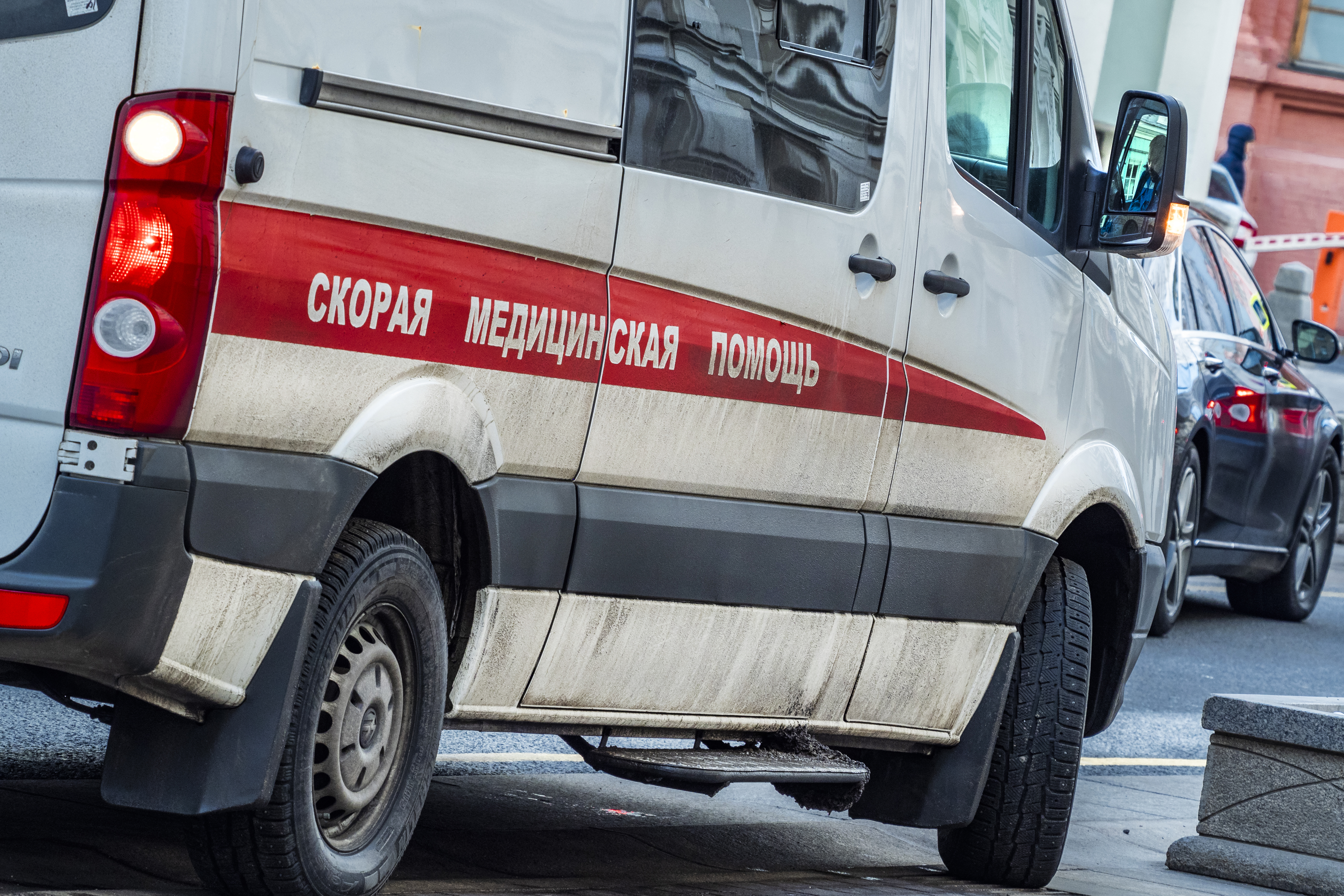 Микроавтобус со священниками сбил женщину возле остановки в Челябинске