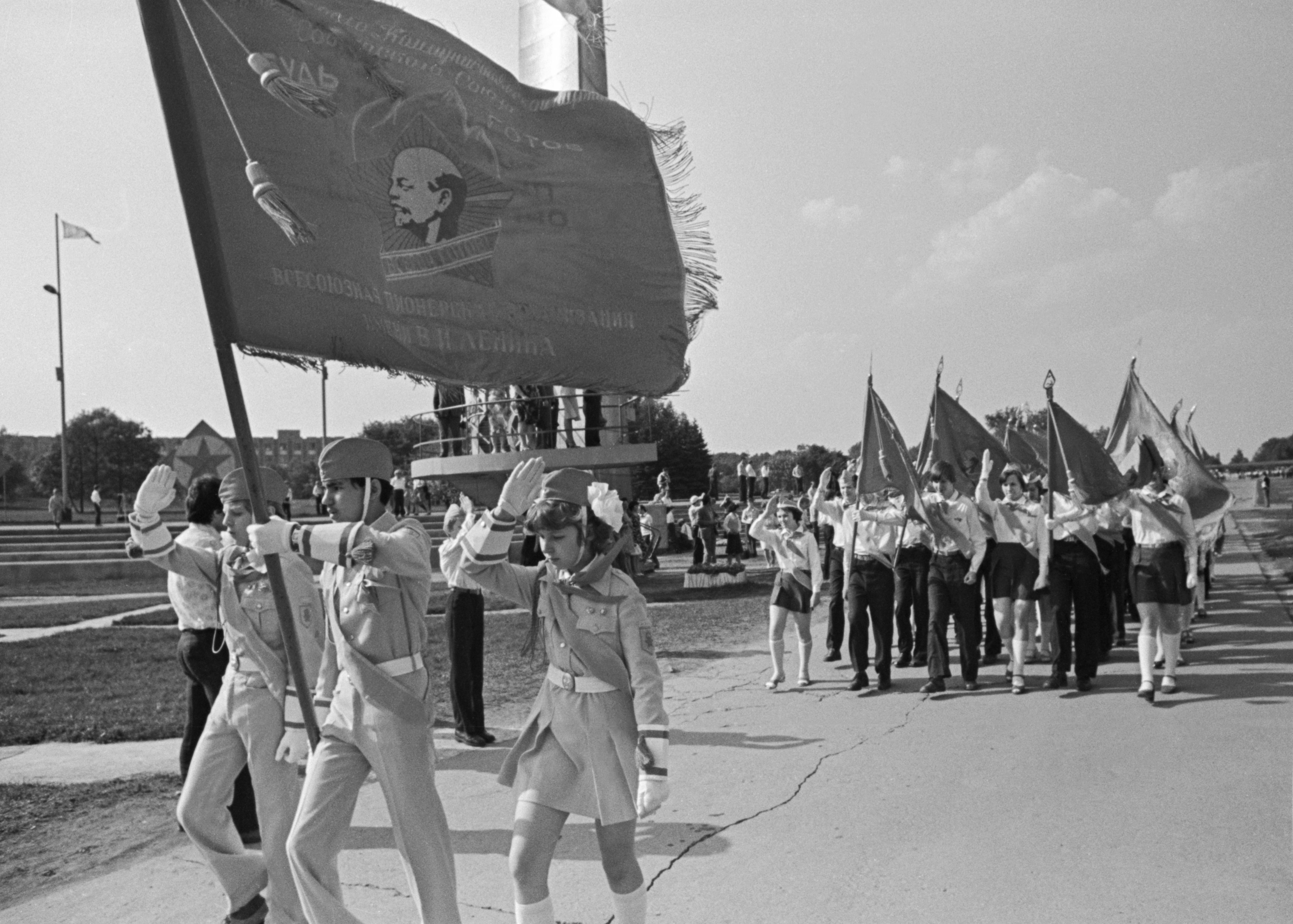 Пионеры в СССР: история, традиции и символы организации — 17.05.2022 —  Статьи на РЕН ТВ