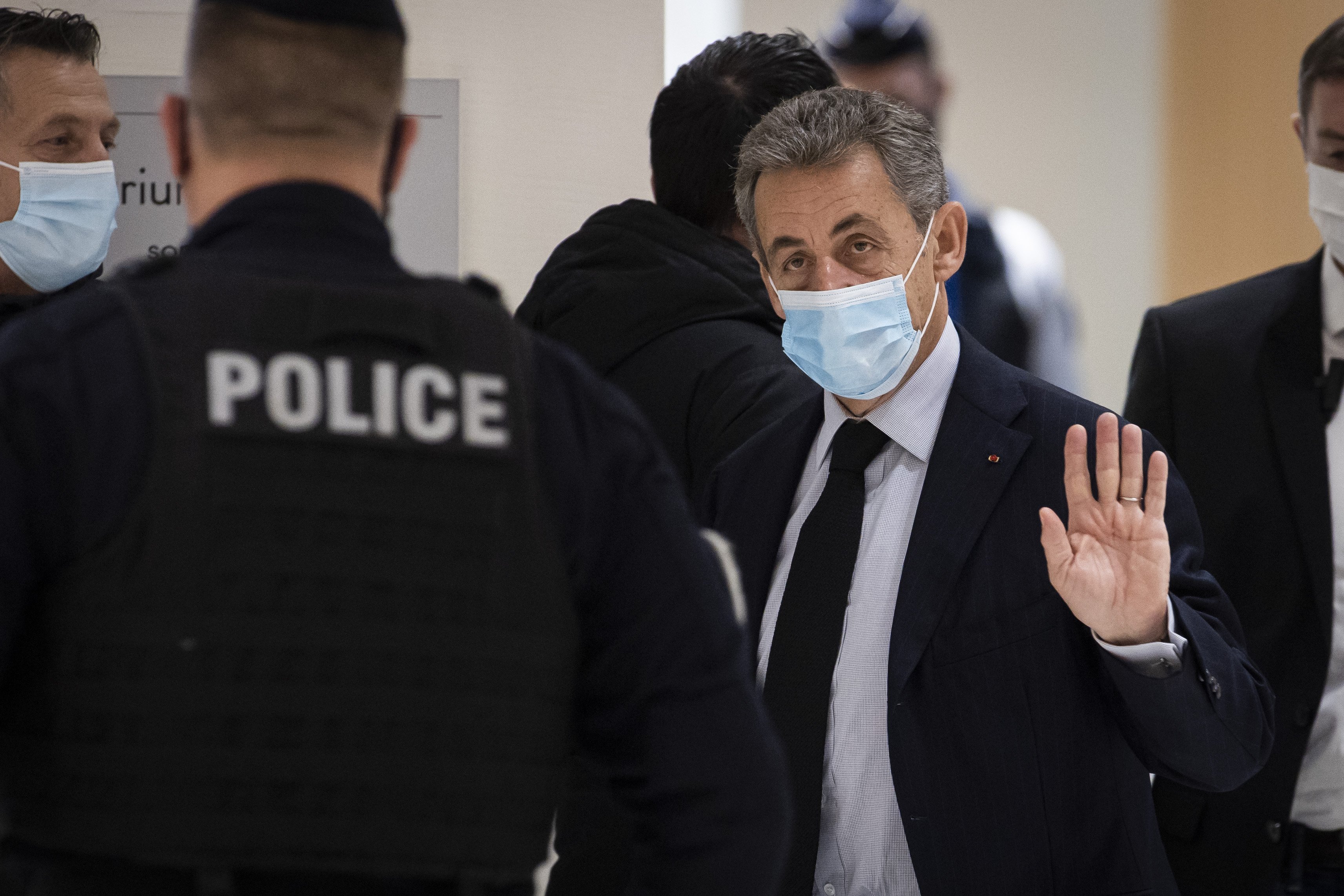 Десять главных скандалов Саркози, который опять собрался в президенты Франции - Новости на afisha-piknik.ru