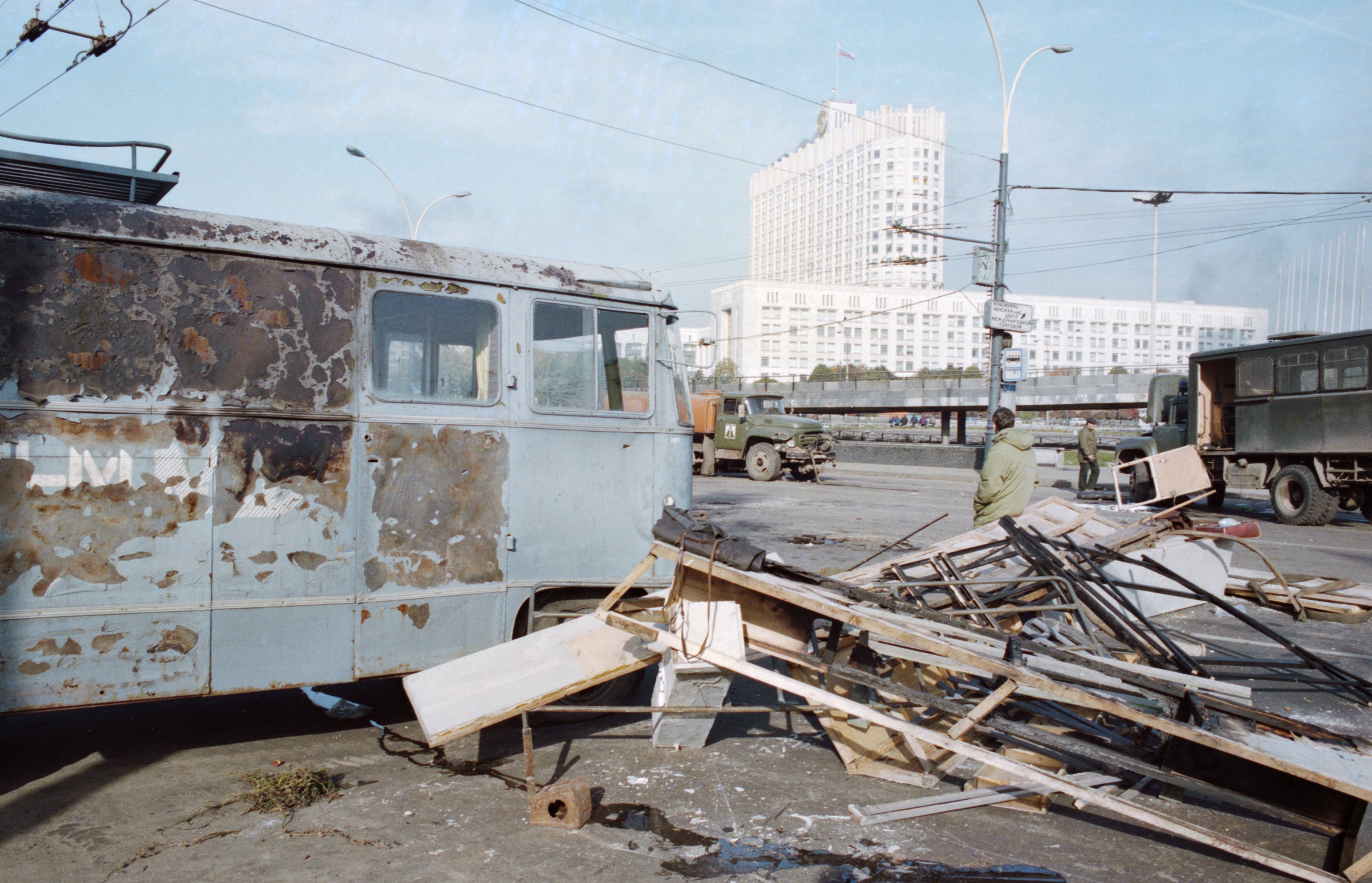 В России вспоминают события Октябрьского путча 1993 года — 03.10.2023 — В  России на РЕН ТВ