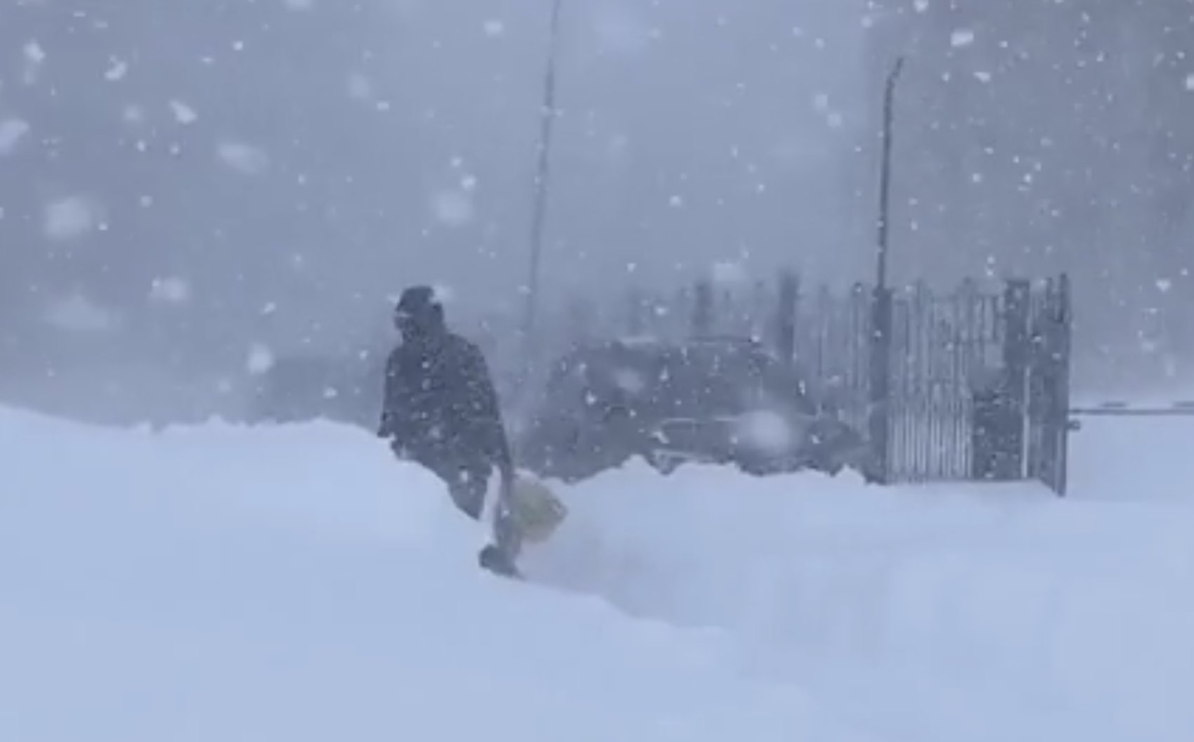 Снежный апокалипсис в Южно-Сахалинске: дома утонули в сугробах — 24.01.2024  — Статьи на РЕН ТВ